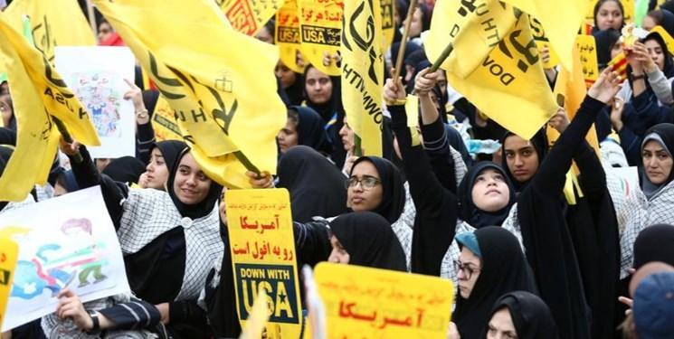 رویترز: ایرانی ها در سالگرد تسخیر سفارت آمریکا شعار مرگ بر آمریکا سر دادند