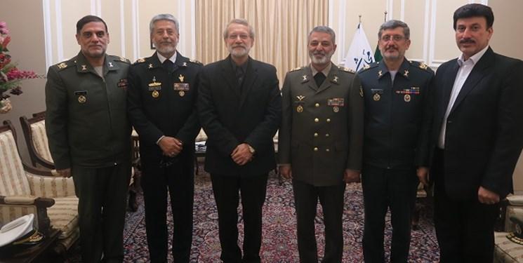 دیدار فرمانده کل ارتش با علی لاریجانی